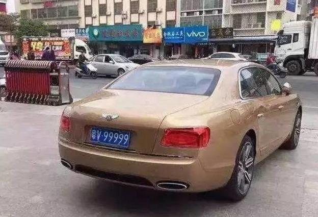 低调的4连号车牌奥迪a8,最贵奥迪a8l