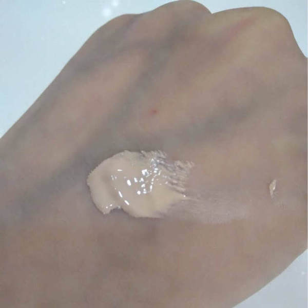 适合大油皮不暗沉的粉底推荐,任何肤质都适合的粉霜