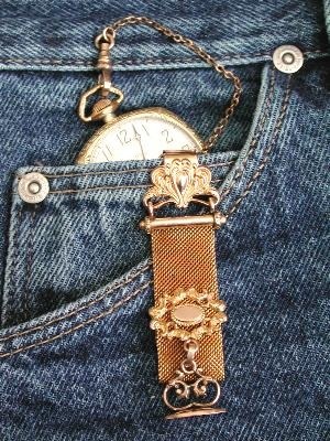 思考好久礼物——怀表，带给那位儒雅的老绅士，好像好久没回家了