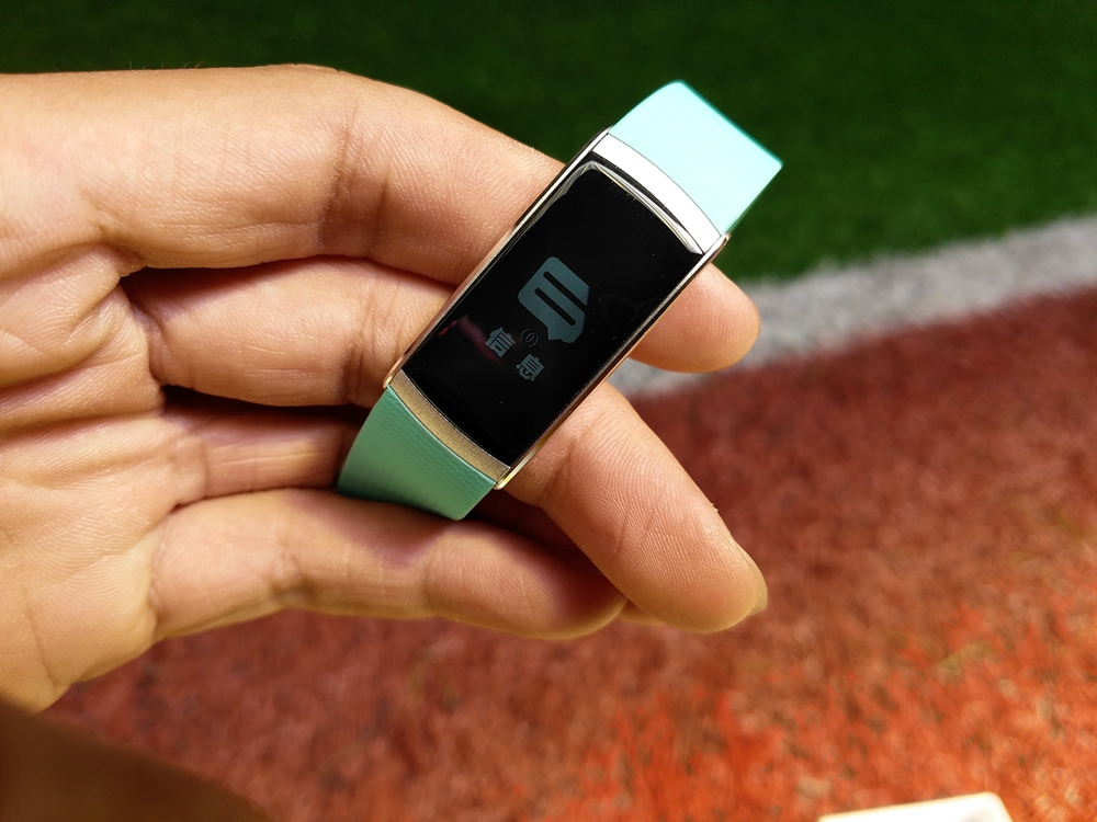 目前口碑最好的智能手环测评,埃微运动手环红色