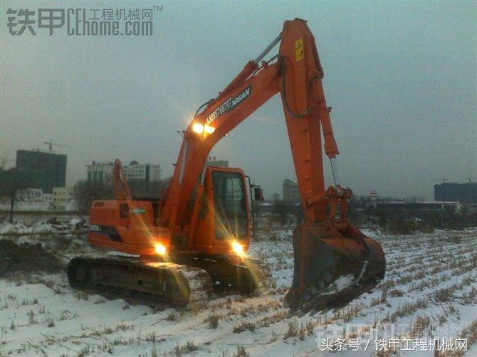 日立高性能轮式挖掘机,各品牌挖掘机口碑