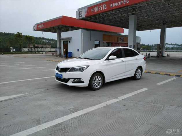 外观犀利豪华运动兼备,2018款悦翔v7