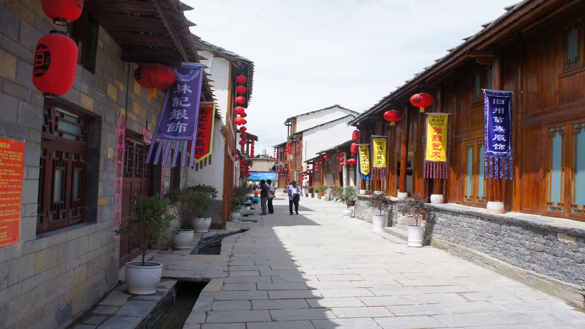 看看如今旧州镇终于找到了历史上夜郎自大的底气