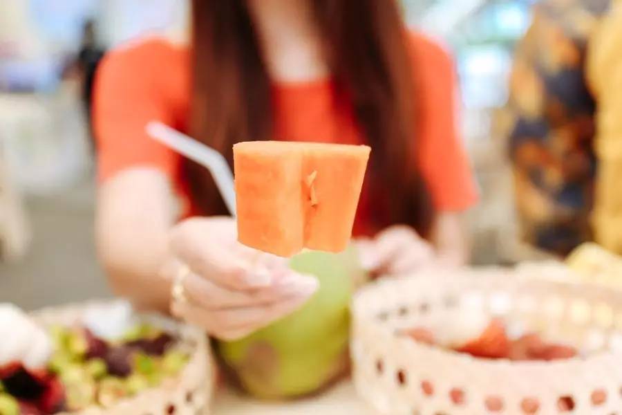 泰国吃榴莲自助餐视频,第一次吃泰国料理