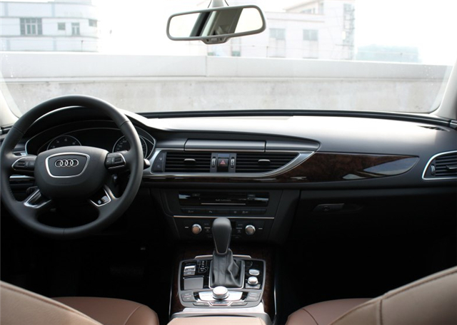 2017款奥迪a6l舒适型测评,奥迪a6l55tfsiquattro旗舰动感型