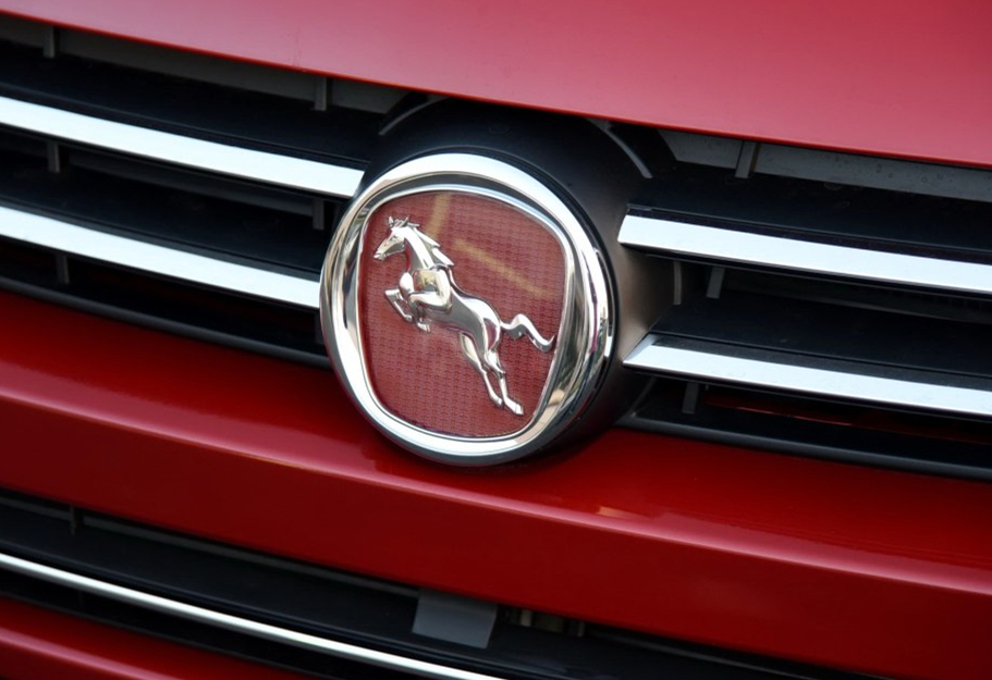 保时捷和众泰的车标对比,车标像众泰的跑车