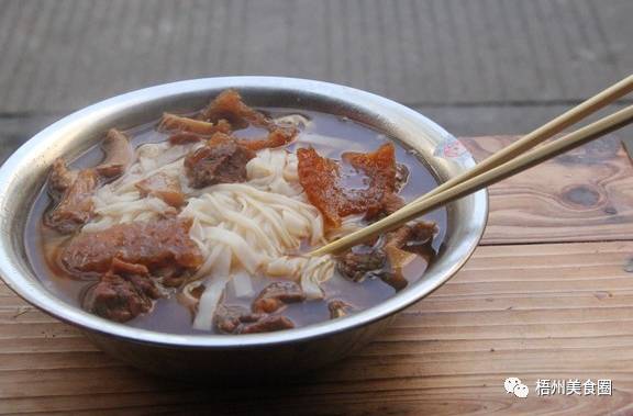 广西梧州当地人去吃的小吃街,梧州最好的特色小吃