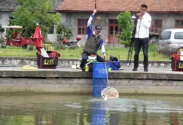 行营慈利X11战队，掐鱼比赛火爆上演