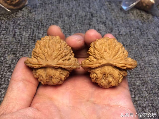 文玩核桃最简单的盘玩方法,文玩核桃在手里怎么盘玩