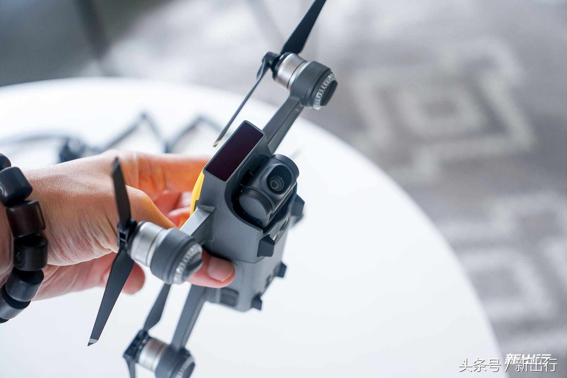 大疆晓spark遥控器无法充电,大疆晓spark遥控器和御air通用吗