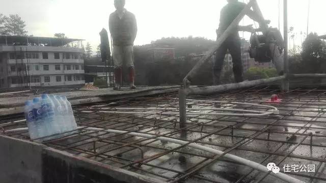 框架结构自建房地基筏板基础,自建房老基础与新筏板基础的结合