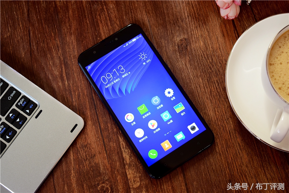 裸眼真能体验震动出屏？这款裸眼3D手机告诉你答案！