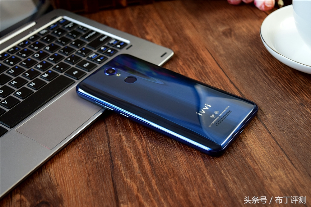 裸眼真能体验震动出屏？这款裸眼3D手机告诉你答案！