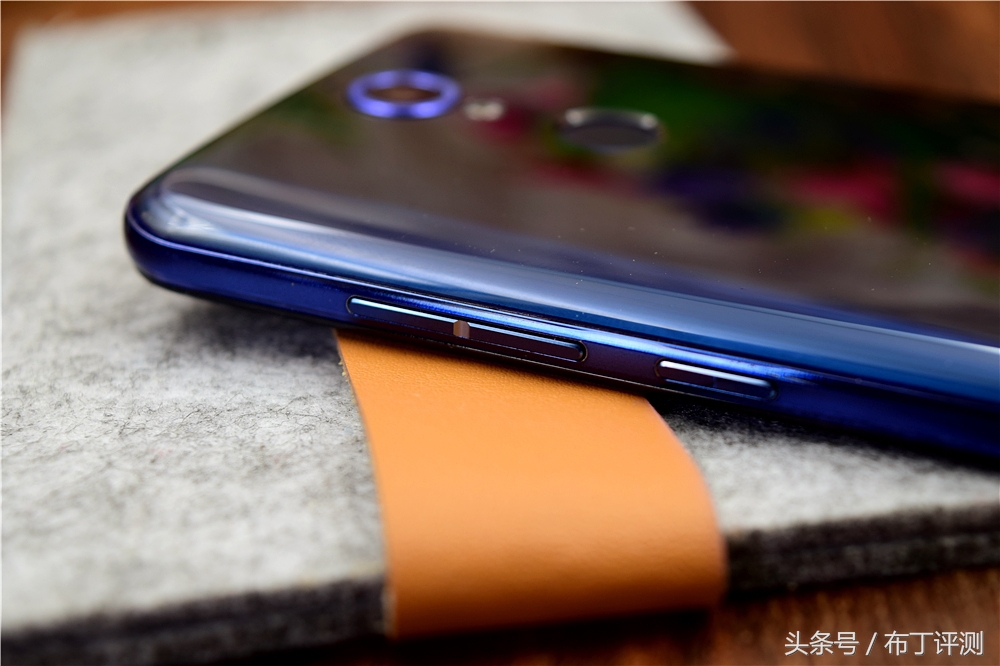 裸眼真能体验震动出屏？这款裸眼3D手机告诉你答案！