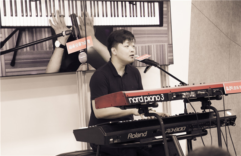 刘卓键盘手什么水平,刘卓不是键盘吗