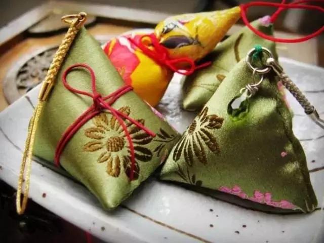 六个关键词学会用英语介绍端午节,关于端午节的英语词汇和句子