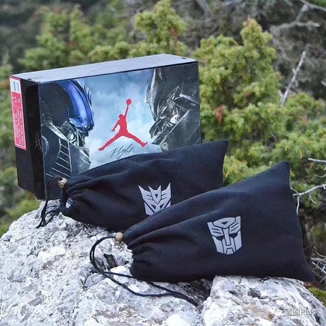 超炫酷变形金刚,标志是变形金刚的球鞋