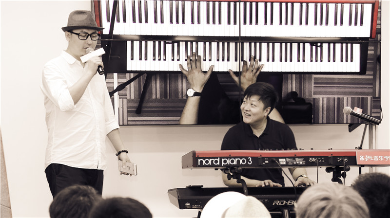 刘卓键盘手什么水平,刘卓不是键盘吗