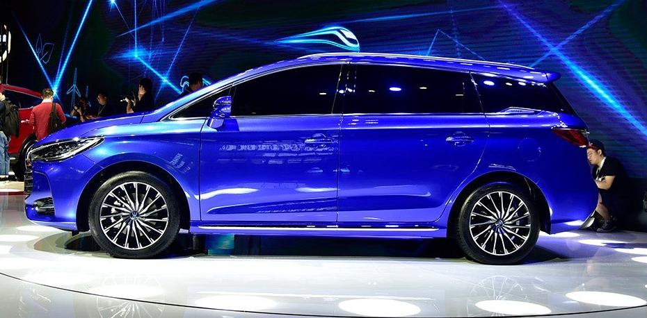 被奥迪设计总监骗了，车展用汉字车标，正式量产却又用BYD车标