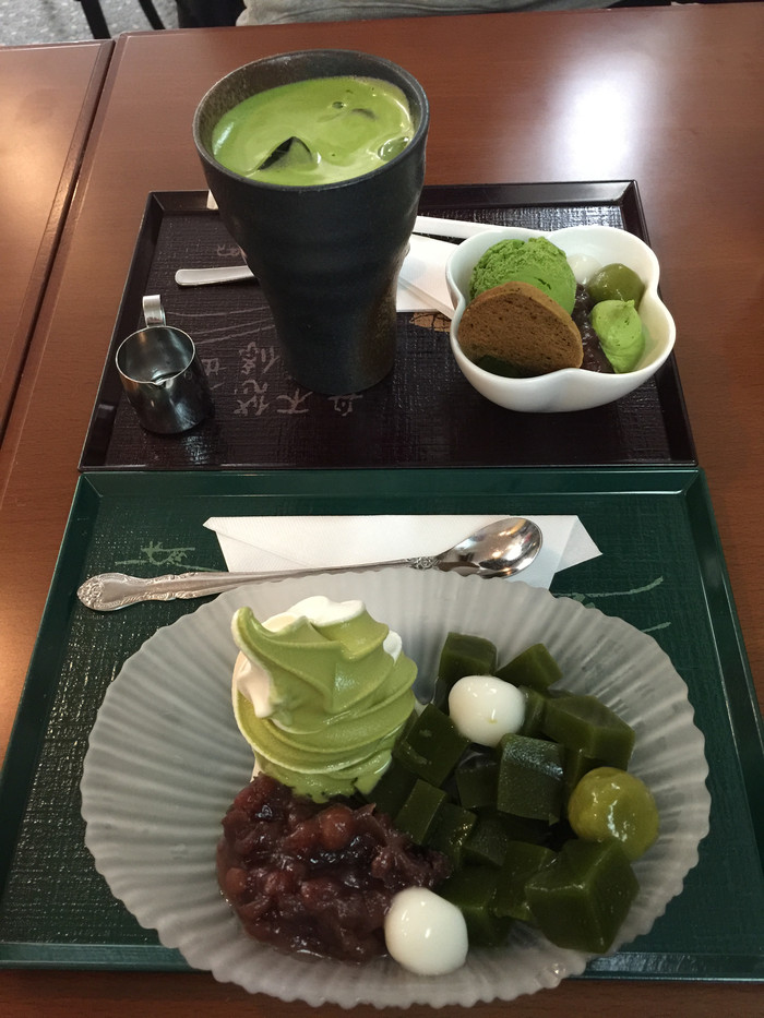 日本的冬天依旧色彩绚烂,冬季日本的冰雪阳光