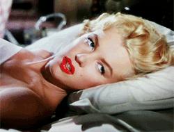 梦露与赫本有什么关系,梦露与赫本谁幸福