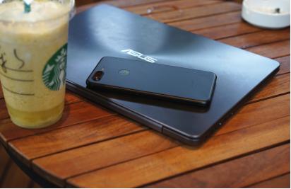 金立首款手机,金立的四摄手机s10