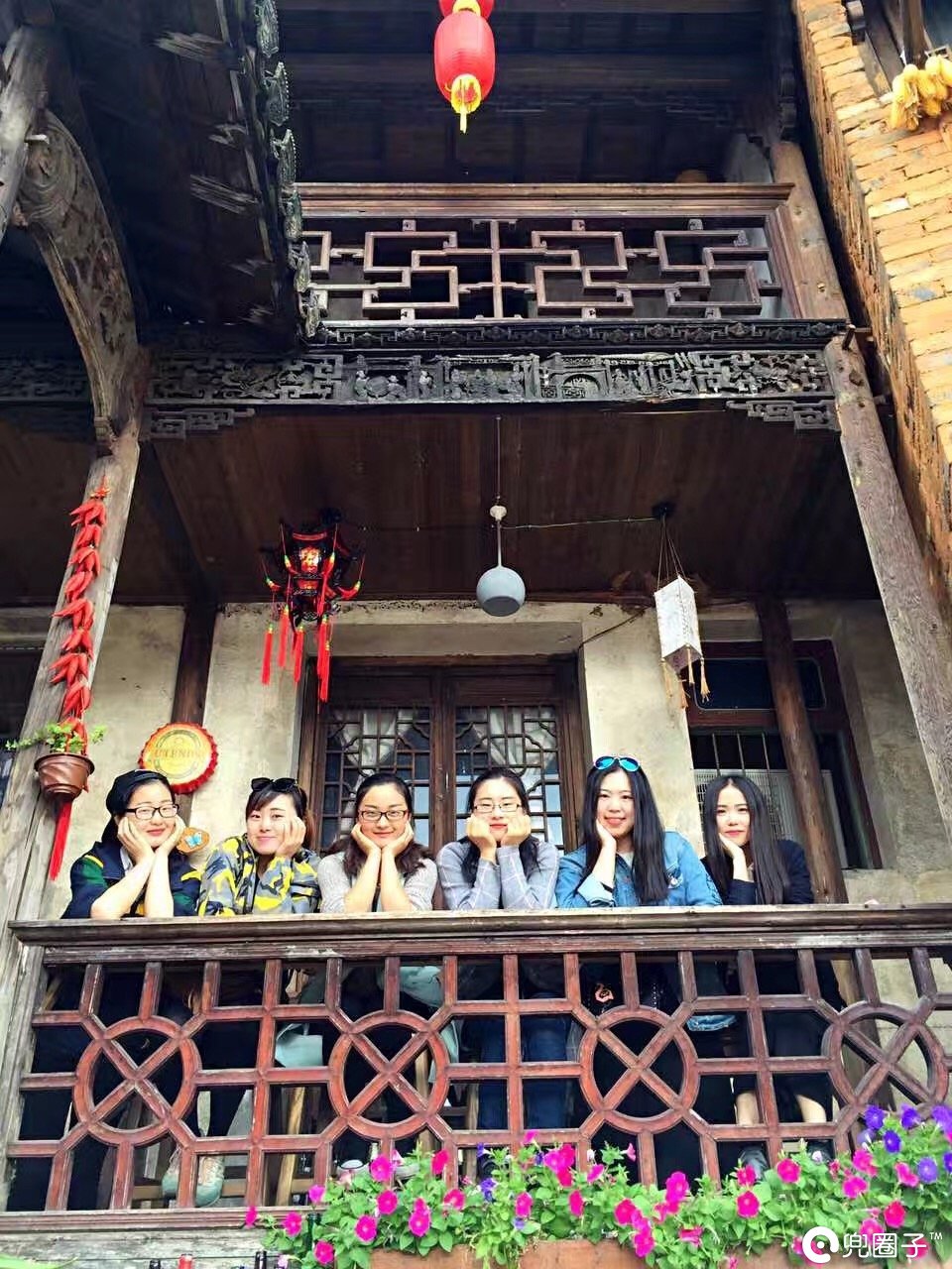 欢乐颂2谢童关关和好片段,欢乐颂2关关谢童去迪士尼玩