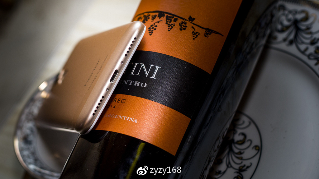 荣耀畅玩716g多少钱,1099元荣耀畅玩30plus