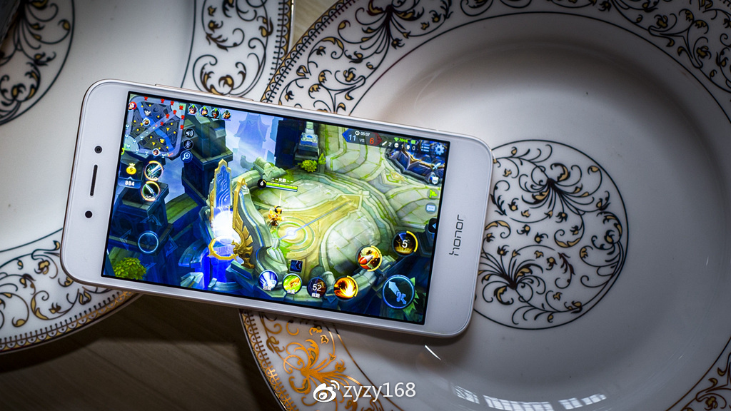 荣耀畅玩716g多少钱,1099元荣耀畅玩30plus