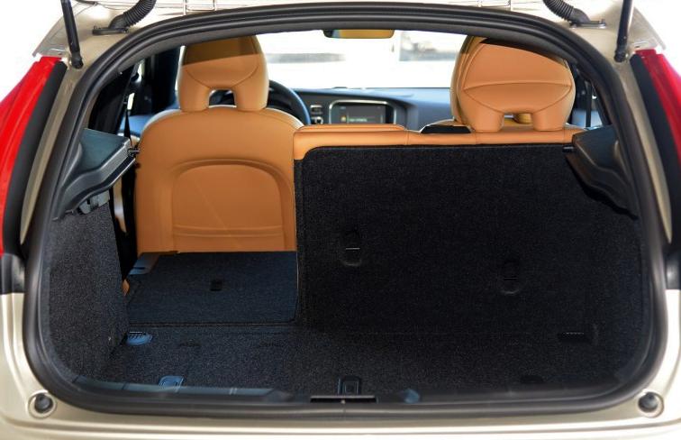 沃尔沃v40试驾视频胖哥,试驾沃尔沃v40对比高尔夫