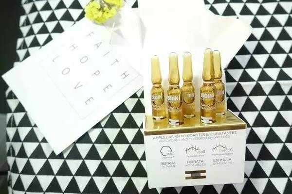 走红毯前一套安瓶，抽烟喝酒熬夜的明星离不开的小秘诀