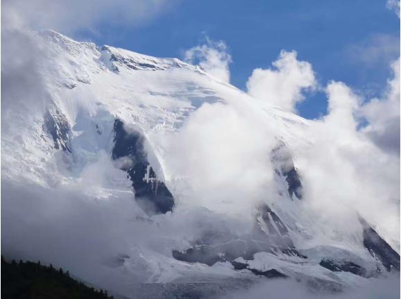 中国白血病女孩征服世界徒步排名首位的安娜普纳大环线,ACT
