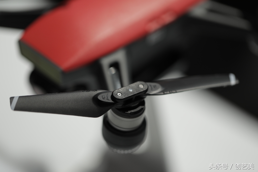 大疆spark晓智能飞行,大疆spark晓和大疆mini哪个好