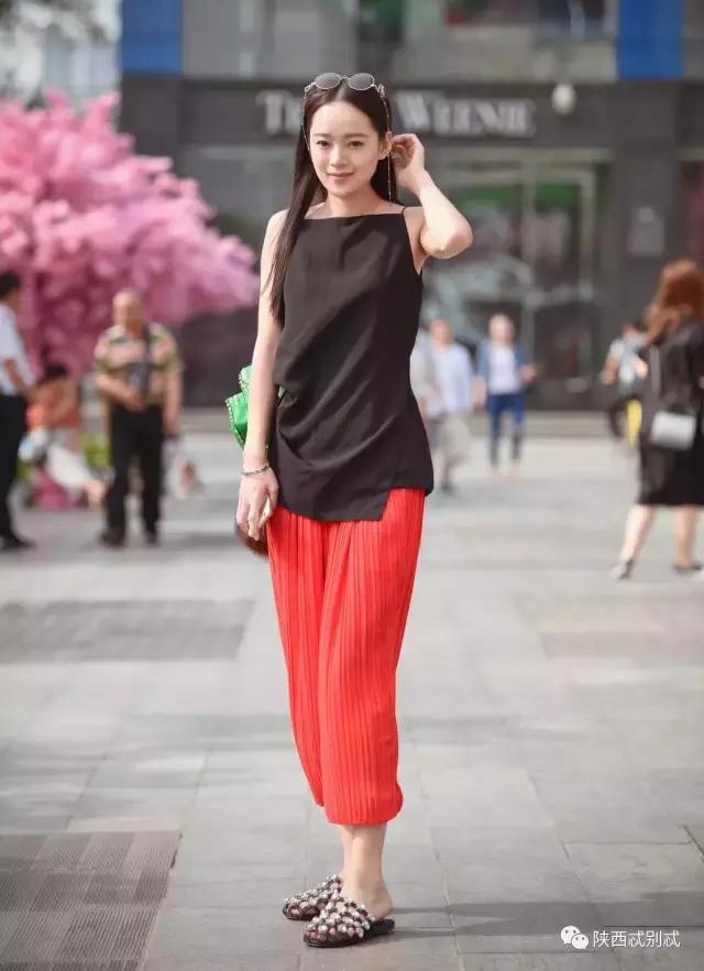 偶遇美女西安,偶遇红衣美少女