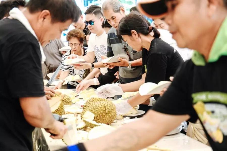 泰国吃榴莲自助餐视频,第一次吃泰国料理