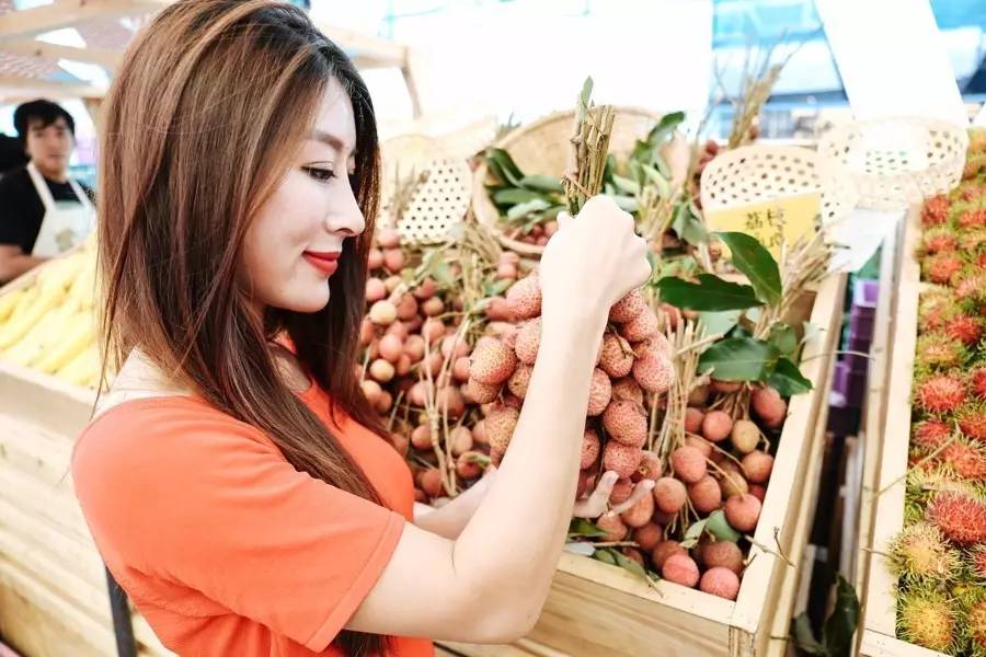 泰国吃榴莲自助餐视频,第一次吃泰国料理