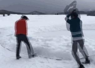 是胡也是霍，情人节伙着过，为什么最近这本时尚杂志卖疯了？