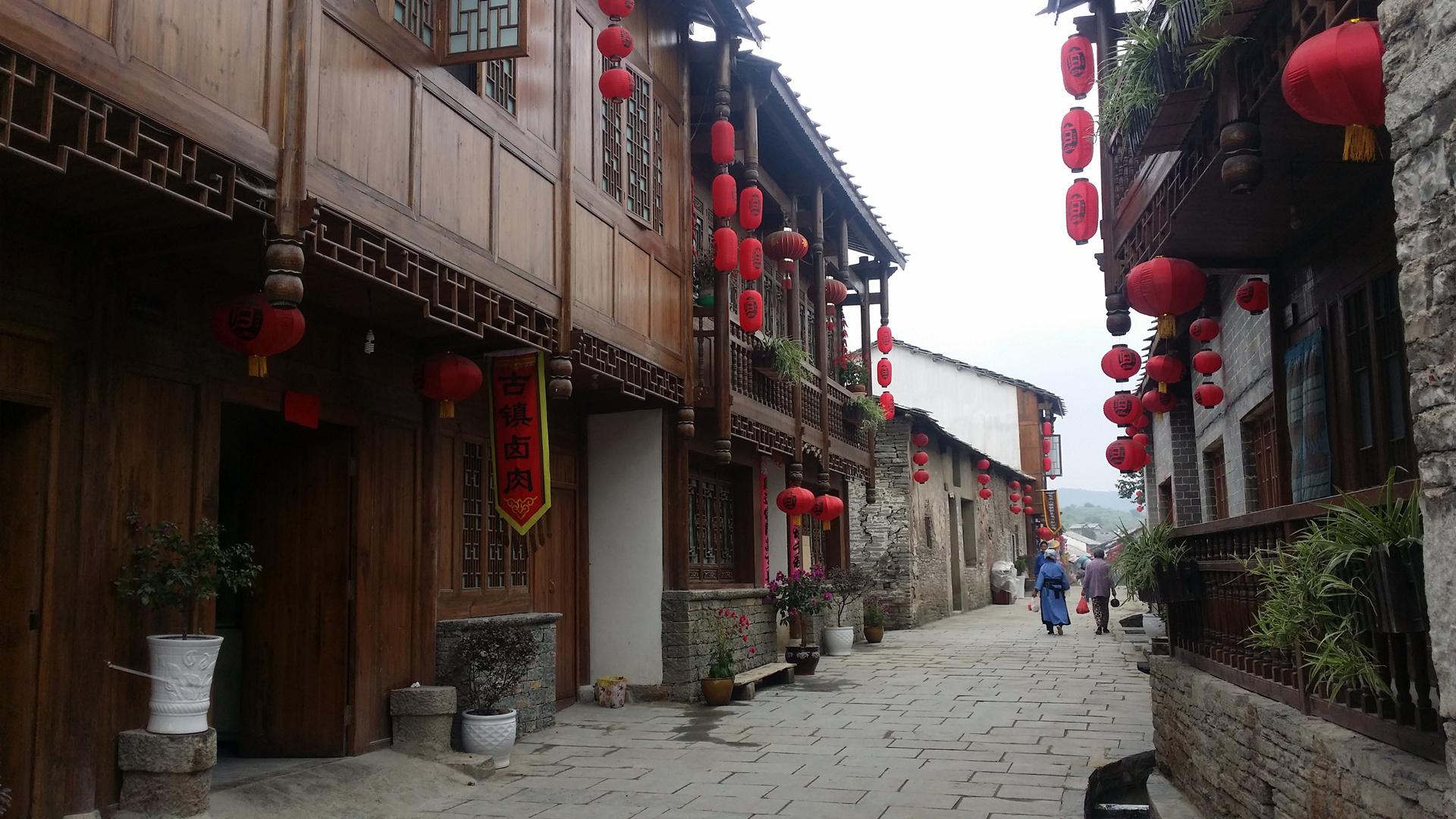 看看如今旧州镇终于找到了历史上夜郎自大的底气