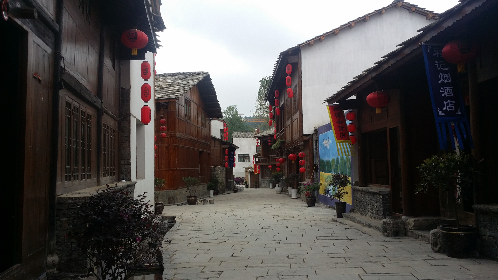 看看如今旧州镇终于找到了历史上夜郎自大的底气