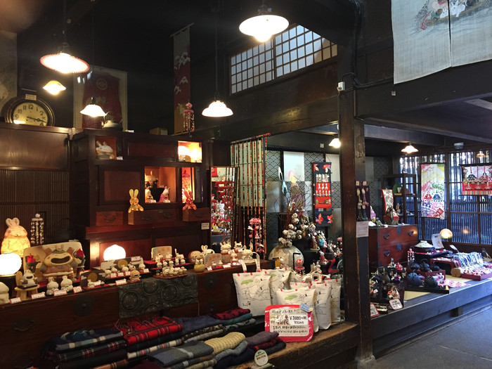 日本的冬天依旧色彩绚烂,冬季日本的冰雪阳光