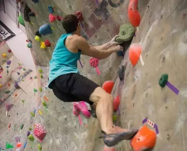 如何选择最优室内攀岩路线,攀岩最难路线挑战