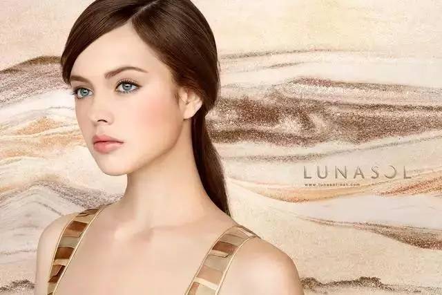 杨幂、戚薇都在用！这款小众眼影真这么好？