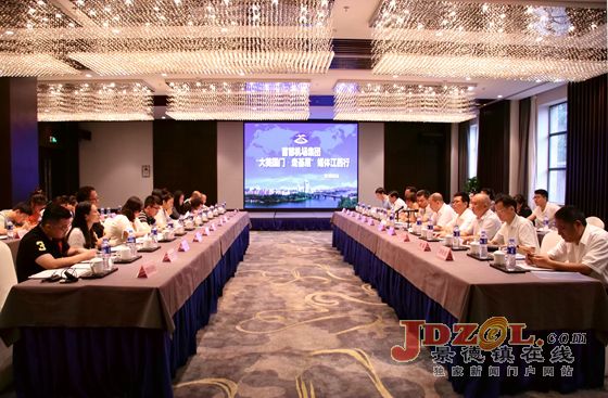 “大美国门·走基层”媒体江西行走进瓷都