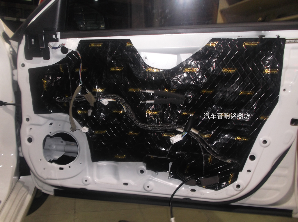 广州天籁丹拿汽车音响改装,日产天籁汽车音响改装推荐