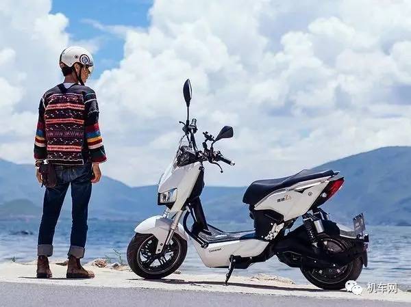 杞﹀弸椋庨噰渚濇棫鍥剧墖,杞﹀弸涓汉椋庨噰闆嗛敠