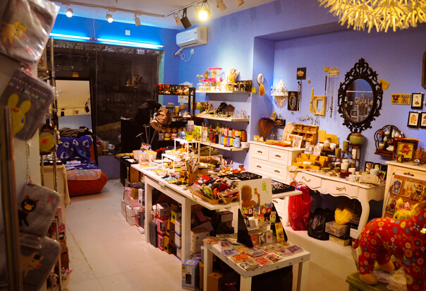 想开小饰品店从哪进货,经营饰品技巧