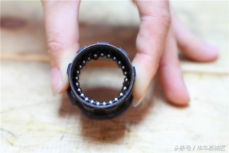 花鼓轴承拆卸技巧,拆滚珠花鼓需什么工具