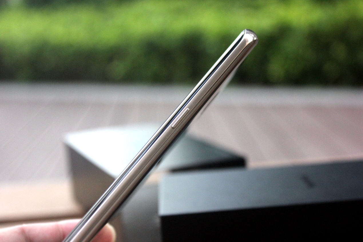 三星galaxys8+值得入手吗,三星galaxys8轻奢版开箱