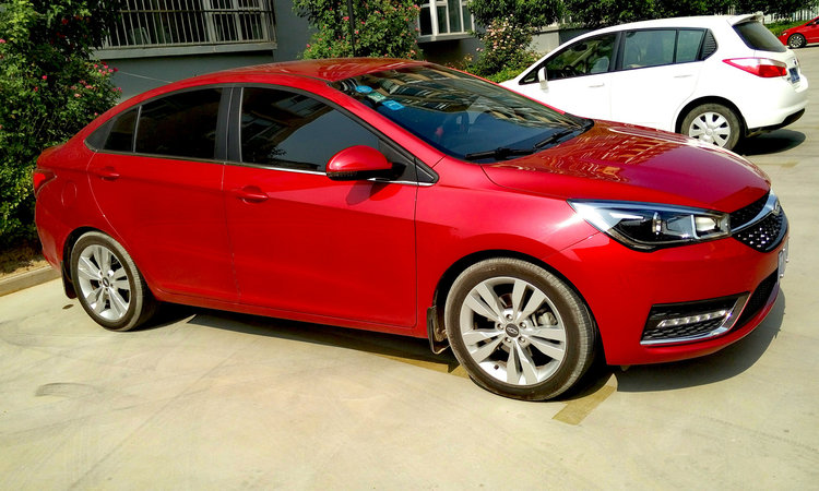 第四代帝豪和艾瑞泽5plus怎么选,自动挡帝豪和手动挡帝豪哪个耐用