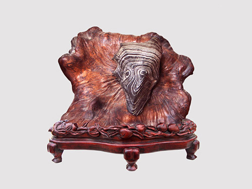 此石几十年来价格一直很高，要个带洞或象形更是高的要命